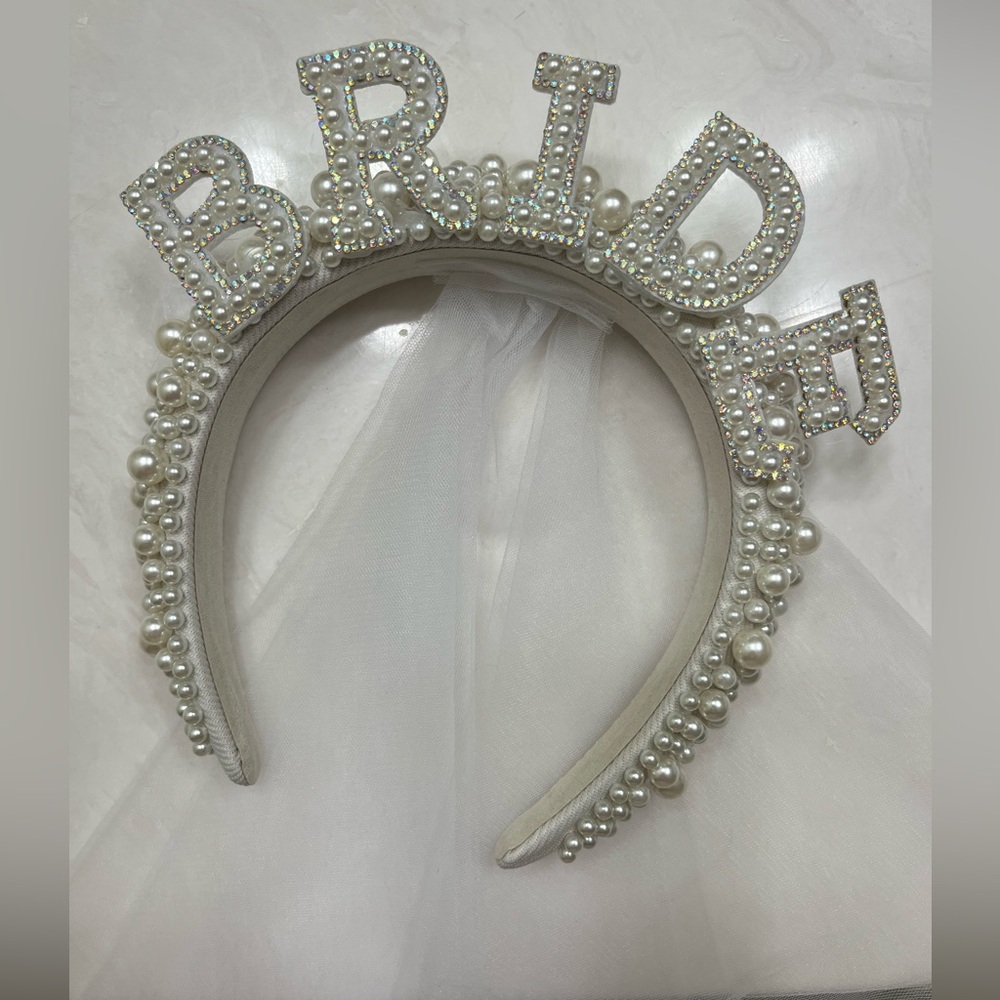 Bride Pearl headband with veil